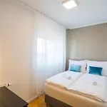 Myflat Club 218 Gold7 Wellness Siófok