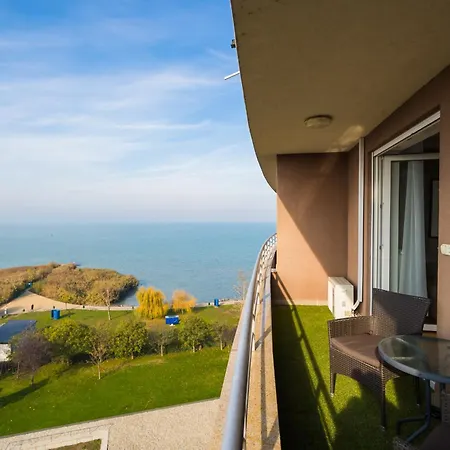 Myflat Club 218 Gold7 Wellness Apartment *