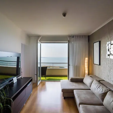 Myflat Club 218 Gold7 Wellness Apartment *