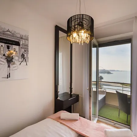 Myflat Club 218 Gold7 Wellness Apartman *