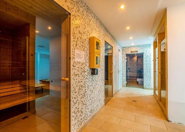 Myflat Club 218 Gold7 Wellness דירה שיופוק