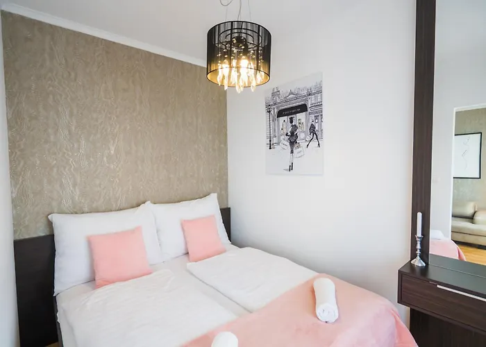 Myflat Club 218 Gold7 Wellness דירה שיופוק